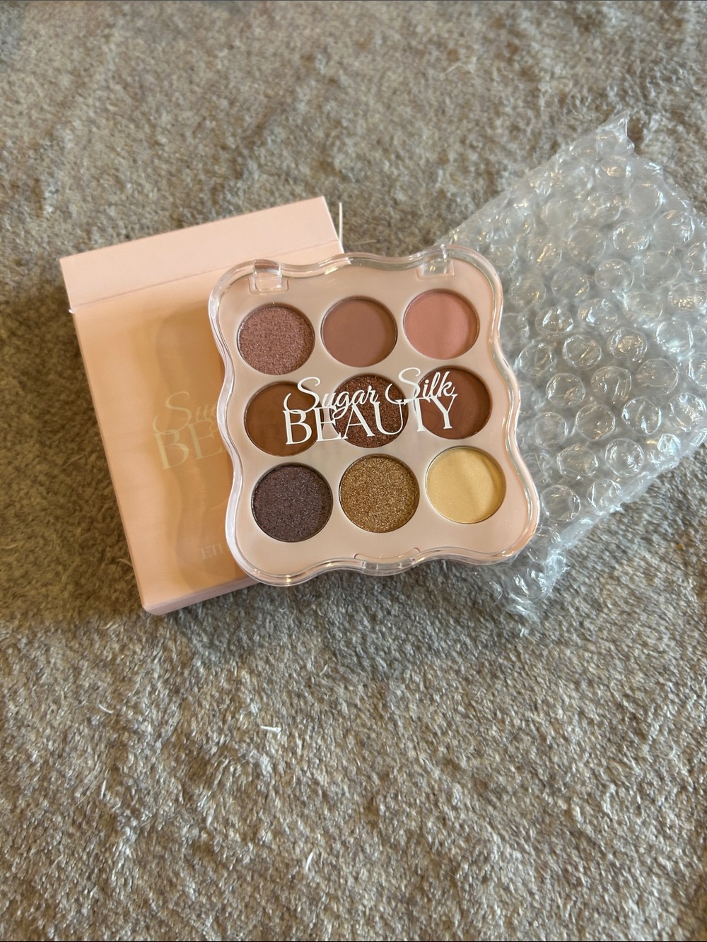 Nude & Pink Eyeshadow Palette - 9 Warm Shades